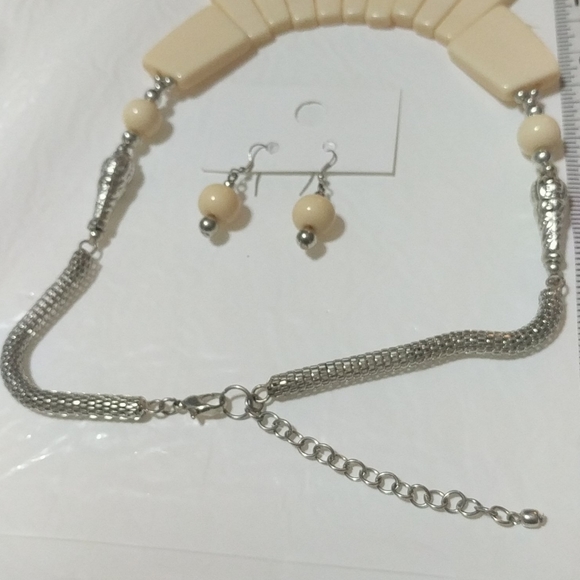 Statement Necklace Set - Picture 4 of 7